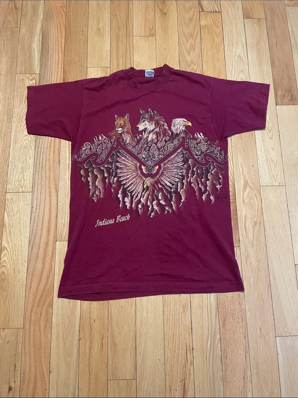 Fruit of the Loom Maroon Graphic Tee with Wildlife Motif